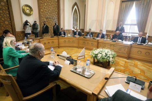 Για τριμερή συνεργασία με Ελλάδα, Ανατολική Μεσόγειο, Ουκρανία και Κυπριακό συζήτησαν οι ΥΠΕΞ Κύπρου-Αιγύπτου στο Κάιρο