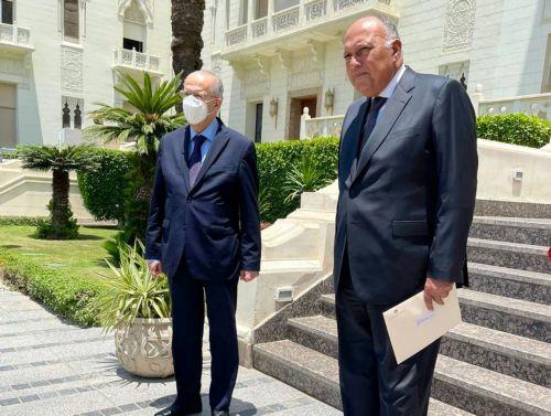 Η περαιτέρω ενδυνάμωση της τριμερούς συνεργασίας με την Ελλάδα στην τηλεφωνική επικοινωνία ΥΠΕΞ Κύπρου-Αιγύπτου