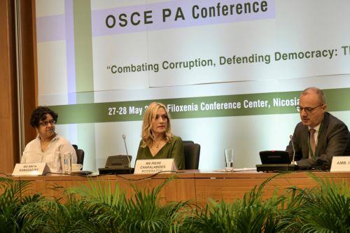 Διαφάνεια και αποτελεσματικοί νόμοι τα κλειδιά για αντιμετώπιση της διαφθοράς, είπαν ομιλητές στο Συνέδριο του ΟΑΣΕ
