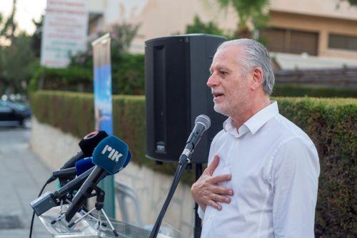 Ο Μαρίνος Σιζόπουλος ανακοίνωσε την αποχώρησή του από την προεδρία της ΕΔΕΚ