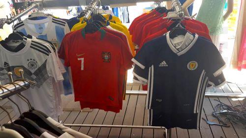 Ποσότητα ρούχων και επαγγελματικών εργαλείων κατασχέθηκε από Τμήμα Τελωνείων