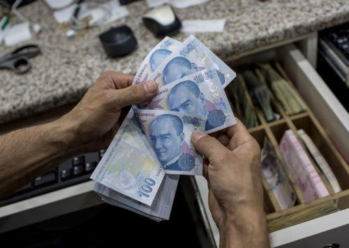 Νέο ιστορικό χαμηλό επίπεδο έναντι ευρώ και δολαρίου για τουρκική λίρα