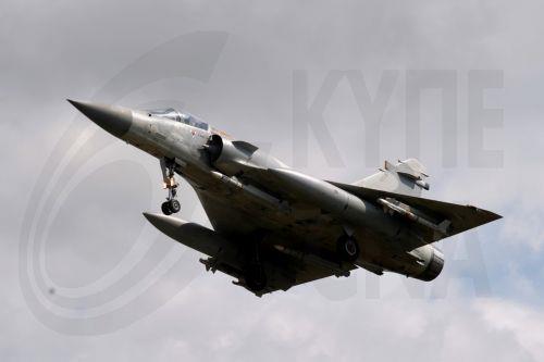 Η Γαλλία παραδίδει τα πρώτα μαχητικά αεροσκάφη Mirage 2000 στην Ουκρανία