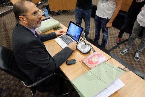 Επανέρχεται στο θέμα της αίθουσας ο τέως Γ. Ελεγκτής και διατυπώνει ερωτήματα