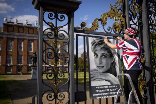 Aπεβίωσε ο προσωπικός σχεδιαστής της πριγκίπισσας Νταϊάνα Πολ Κοστέλο