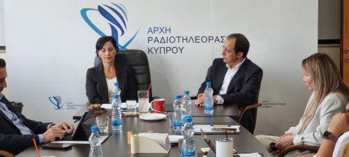 Να αποφεύγεται η συμμετοχή παιδιών σε διαφημίσεις παρόχων κινητής τηλεφωνίας συστήνει η Αρχή Ραδιοτηλεόρασης