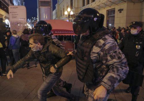 Ο Ουκρανός Πρόεδρος προτρέπει τους Ρώσους να διαδηλώσουν κατά της επιστράτευσης