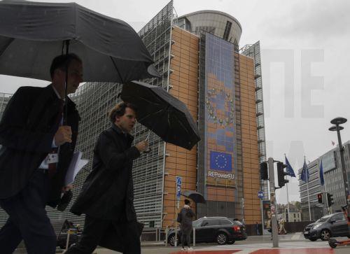 Komisyon Kıbrıs’ı yükümlülükleri konusunda uyaracak