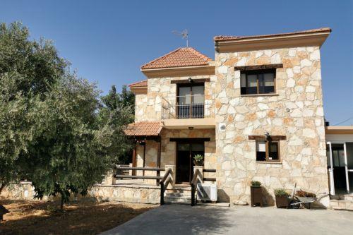 Διπλασιάζει η ΕΤΕπ τη χρηματοδότηση για προσιτή και βιώσιμη στέγαση έως 2026