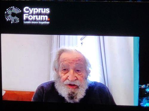 Οργάνωση και σύνδεση των κοινοτήτων στην Κύπρο για τη λύση ενόψει πιο σοβαρών προβλημάτων, είπε ο παγκοσμίου φήμης Αμερικανός καθηγητής Νόαμ Τσόμσκι