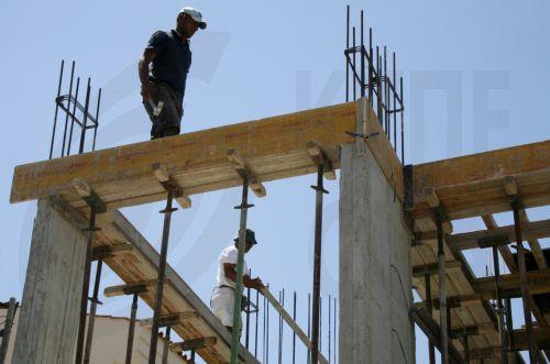 Μείωση 83,9% στις άδειες οικοδομής τον Ιούλιο 2024 λόγω μεταρρύθμισης ΤΑ, αύξηση 15,8% το επτάμηνο