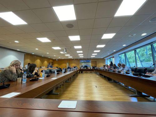 Περίπου 70 σχολικοί συνεργάτες σε ημερίδα επιμόρφωσης για άμεση παρέμβαση