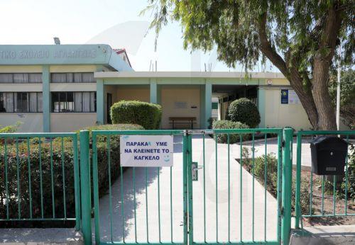 Ψηφίστηκε πρόταση νόμου που απαγορεύει τερματισμό υπηρεσιών εκπαιδευτικών αορίστου για λόγους πλεονασμού