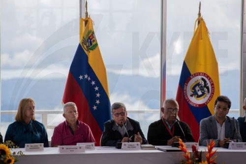 Ο Πρόεδρος της Κολομβίας Γουστάβο Πέτρο ανακοινώνει την πρώτη συμφωνία με τον ELN