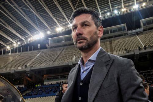 Ο Μαρίνος Ουζουνίδης προπονητής της ποδοσφαιρικής ομάδας Γκολ Γκοχάρ του Ιράν