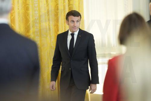 Ο Μακρόν λέει ότι η Δύση πρέπει να σκεφτεί πως θα αντιμετωπίσει την ανάγκη της Ρωσίας για εγγυήσεις ασφάλειας