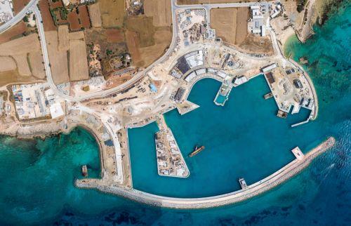 Στη μαρίνα Αγίας Νάπας το σκάφος από στολίσκο για Γάζα που ελλιμενίστηκε στο λιμάνι Λάρνακας