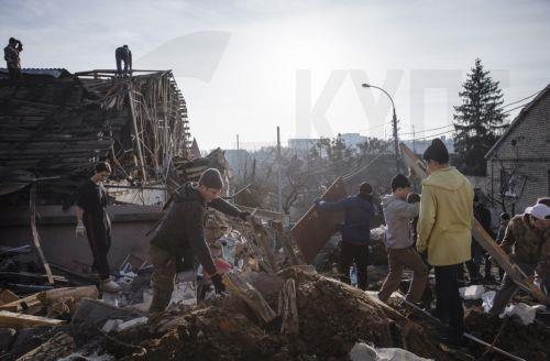 Σε ισχύ η μονομερής εκεχειρία σύμφωνα με τη Μόσχα, νέες αεροπορικές επιθέσεις καταγγέλλει η Ουκρανία