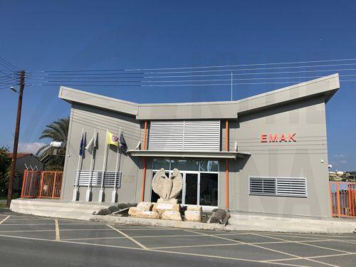 Δύο σκύλοι ανασύρθηκαν από λάκκο βάθους 20 μέτρων στην επαρχία Λάρνακας