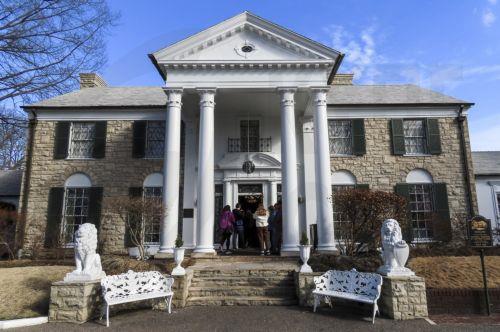 H εγγονή του Έλβις ανοίγει τις πόρτες της Graceland