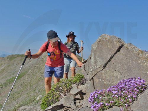Πέντε Κύπριοι στον Όλυμπο στέλνοντας μηνύματα για παιδιά με καρκίνο και λευχαιμία
