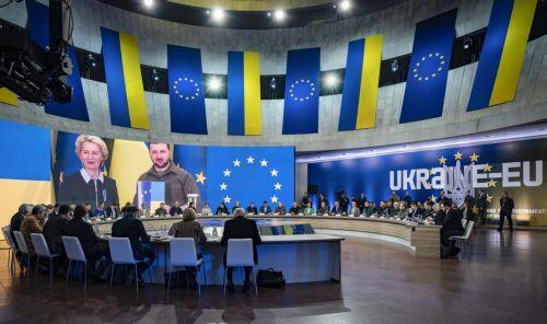 Η Ουκρανία αξίζει να ξεκινήσει φέτος να συζητά για την ένταξή της στην ΕΕ, δηλώνει ο Ζελένσκι