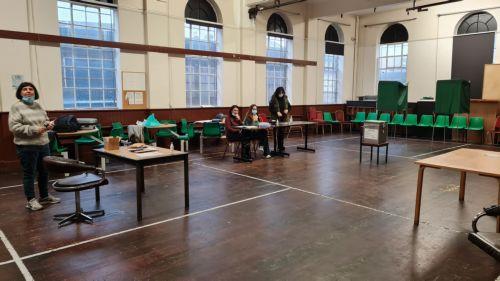 ΥΠΕΣ: Εκλογικά κέντρα σε Αθήνα, Θεσσαλονίκη, Λονδίνο, Βρυξέλλες για Βουλευτικές