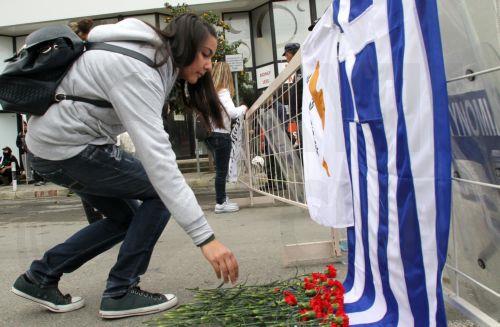 Τιμάται σήμερα η 52η επέτειος της εξέγερσης του Πολυτεχνείου σε Ελλάδα και Κύπρο