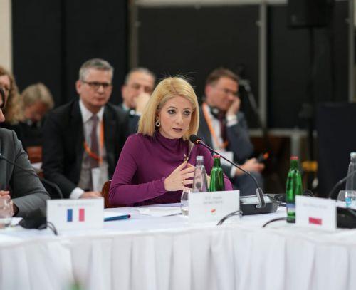 Το δημόσιο συμφέρον να εκφράζει τα καλώς νοούμενα συμφέροντα του λαού, λέει η ΠτΒ