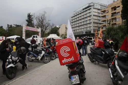 Τα νέα μέτρα προστασίας για μοτοσυκλετιστές ταχυμεταφορών υπενθυμίζει το ΤΟΜ