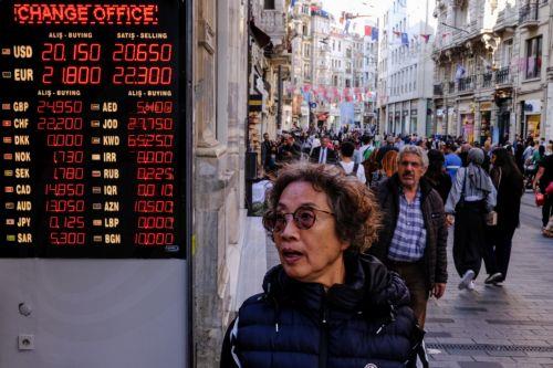 Κάτω από το 40% για πρώτη φορά εδώ και 16 μήνες ο πληθωρισμός στην Τουρκία