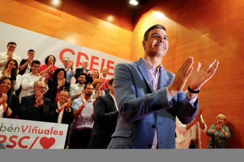 Δημοτικές και περιφερειακές εκλογές στην Ισπανία, με τον Πέδρο Σάντσεθ σε άμυνα