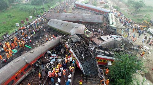 Hindistanda meydana gelen feci tren kazasında hayatını kaybedenler için taziye mesajı yayınlandı
