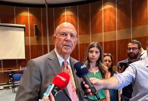 Η κυβέρνηση συνεχίζει την προσπάθεια για άρση αδιεξόδου στο Κυπριακό διαμήνυσε ο Μ.Κεραυνός