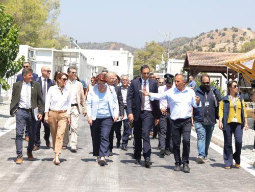 İçişleri Bakanı ve AB yetkilileri Kofinoudaki Konaklama Merkezinin açılışını gerçekleştirdi