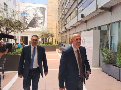 Απασχολούν οι τοκισμοί στα δάνεια εταιρειών εξαγοράς πιστώσεων, λέει ο ΥΠΟΙΚ