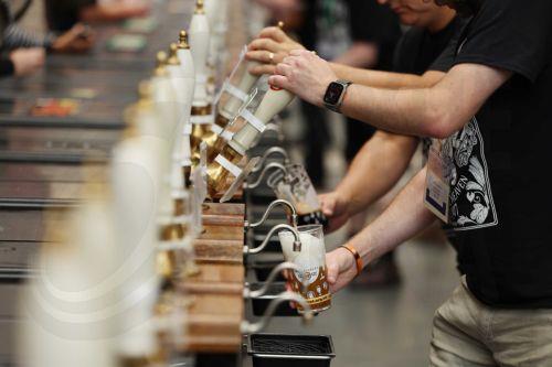 Η αυξημένη κατανάλωση αλκοόλ σχετίζεται με κίνδυνο για εγκεφαλικές βλάβες, δείχνει μελέτη