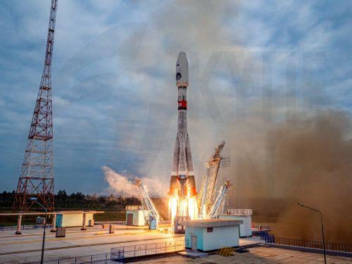 Η Ρωσία αναβάλλει αποστολές στην Σελήνη ενώ οι ΗΠΑ καταγράφουν ιστορική πτήση