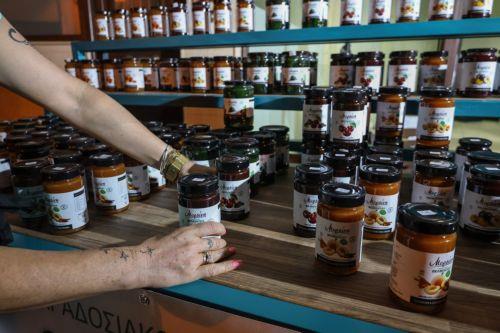 EU Commission against Cyprus over rules on honey, juices, jams and powdered milk