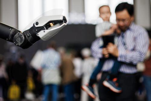 To Iταλικό Ινστιτούτο Τεχνολογίας παρουσίασε νέο ανθρωποειδές ρομπότ