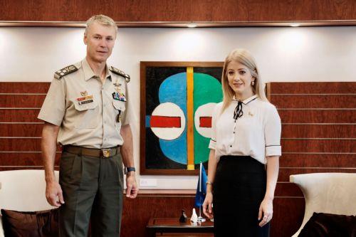 ΠτΒ - απερχόμενος Αρχηγός ΕΦ επιβεβαίωσαν ανάγκη συνέχισης άψογης συνεργασίας Ελλάδας - Κύπρου