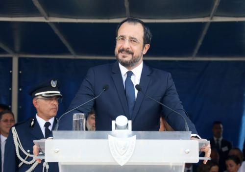 Χαιρετίζει την απόφαση Βουλής για εθελοντική στράτευση γυναικών ο ΠτΔ