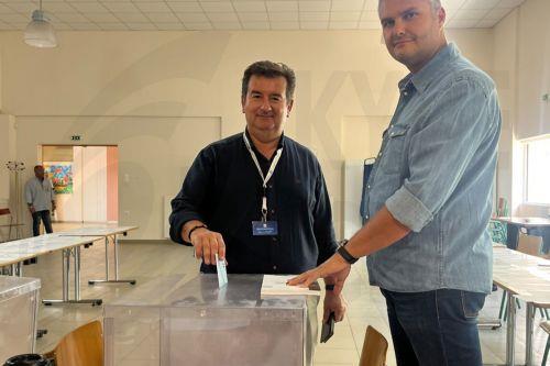 ΥΠΕΣ: Θα διαγράφονται εκλογείς άνω 100 ετών που δεν λαμβάνουν θεσμοθετημένη ή κοινωνική σύνταξη