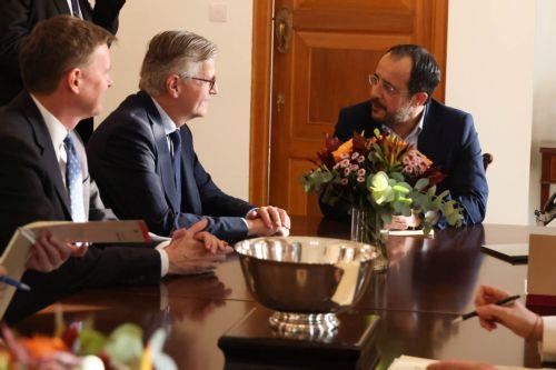 الرئيس يناقش مع لاكروا القضية القبرصية والانتهاكات التركية في المنطقة العازلة