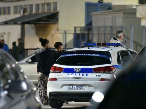 Ελλάδα: Ποινική δίωξη εναντίον του 18χρονου για την  επίθεση σε αστυνομικό