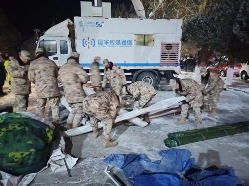 Ενός λεπτού σιγή για τα πάνω από 2.000 θύματα του σεισμού στη Μιανμάρ