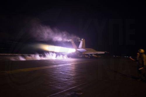 Οι ΗΠΑ αναπτύσσουν δεύτερο αεροπλανοφόρο στη Μέση Ανατολή