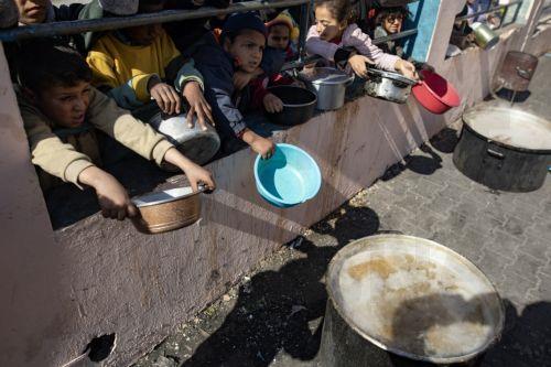 Gazeteciler Birliği Gazzede öldürülen 100 gazeteci için bir dakikalık saygı duruşu çağrısında bulundu