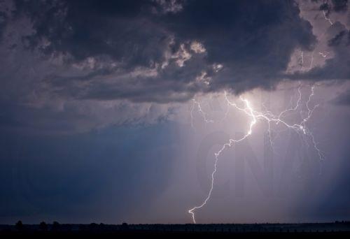 Heavy thunderstorms, strong winds, expected overnight