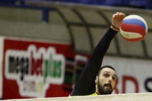 Πετόσφαιρα: Η Αναγέννηση κέρδισε τον ΑΠΟΕΛ και βρίσκεται σε ακτίνα τετράδας